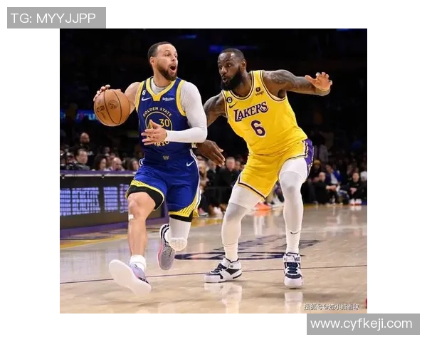 詹姆斯与库里再度对决2月19日精彩赛事回顾与分析